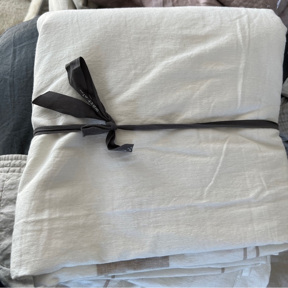 West Elm Belgian Linen King Duvet Cover - Picture 2 of 3
